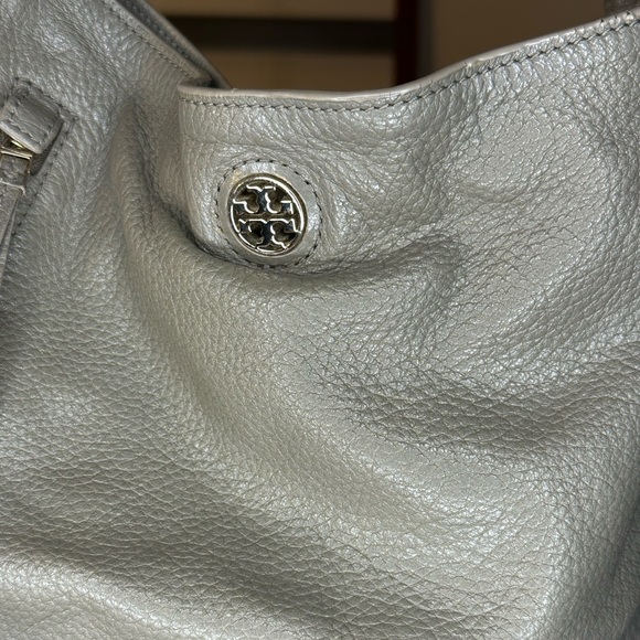 Tory Burch Slouch Bag in Tan - Picture 2 of 4